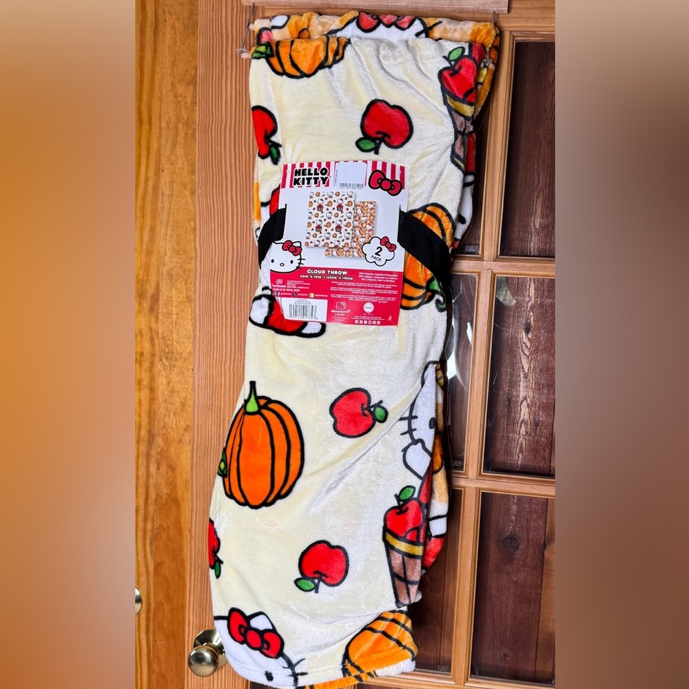 Hello Kitty Cloud Throw Blanket 2 Pack - Autumn Joy - 60"x70" - Picture 2 of 4